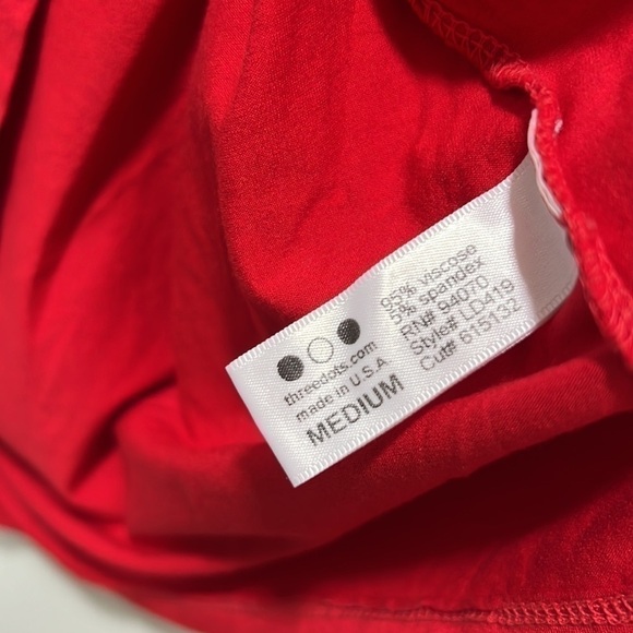 𝅺THREE Dots Red Soft ¾ Sleeve Shirt Size Medium - Picture 4 of 6